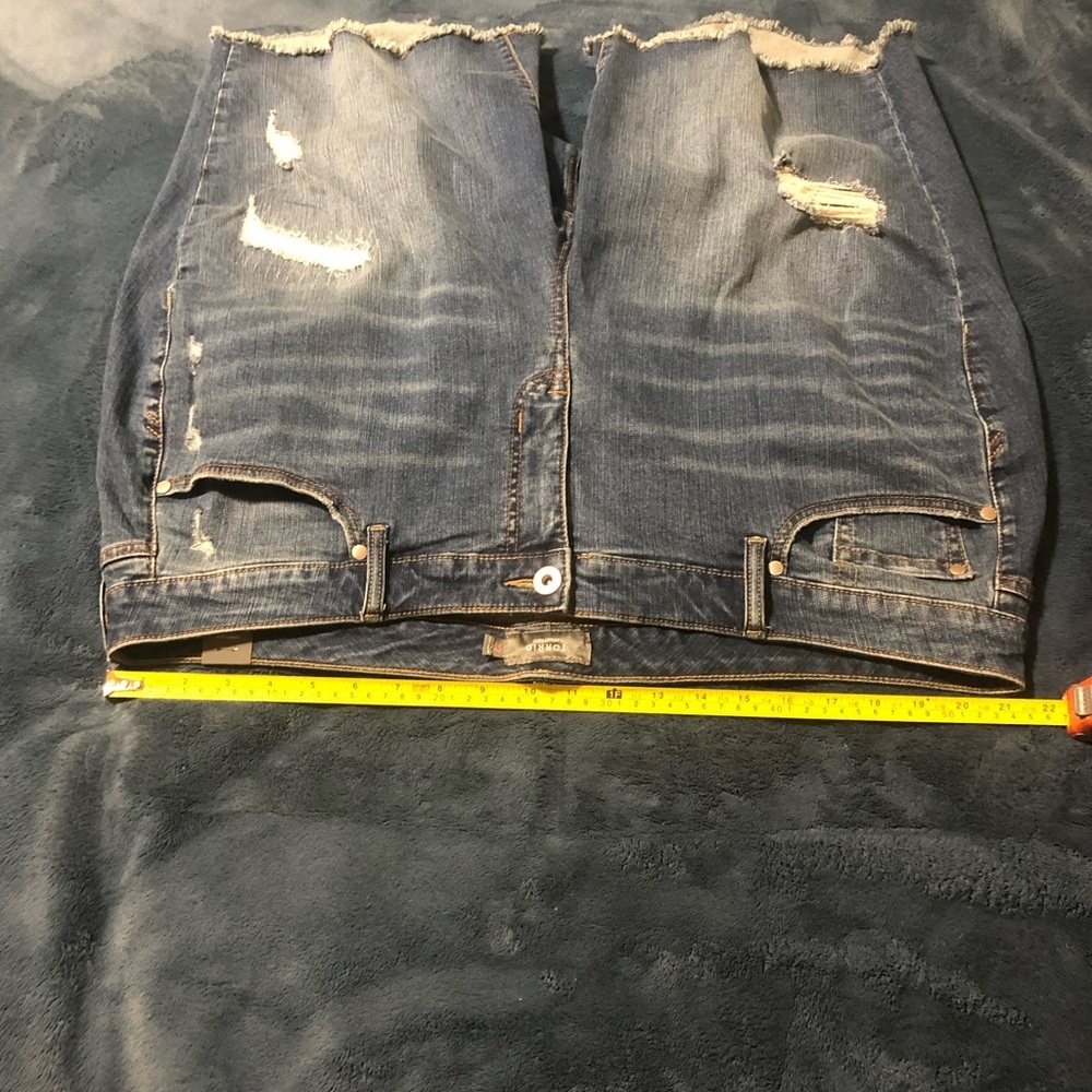 Torrid denim distressed shorts. Size 22 NWT - Picture 13 of 13
